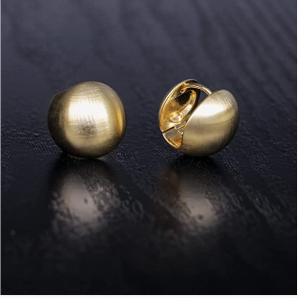 BRAND NEW 14k Gold Chunky Round Earrings | Huggies
